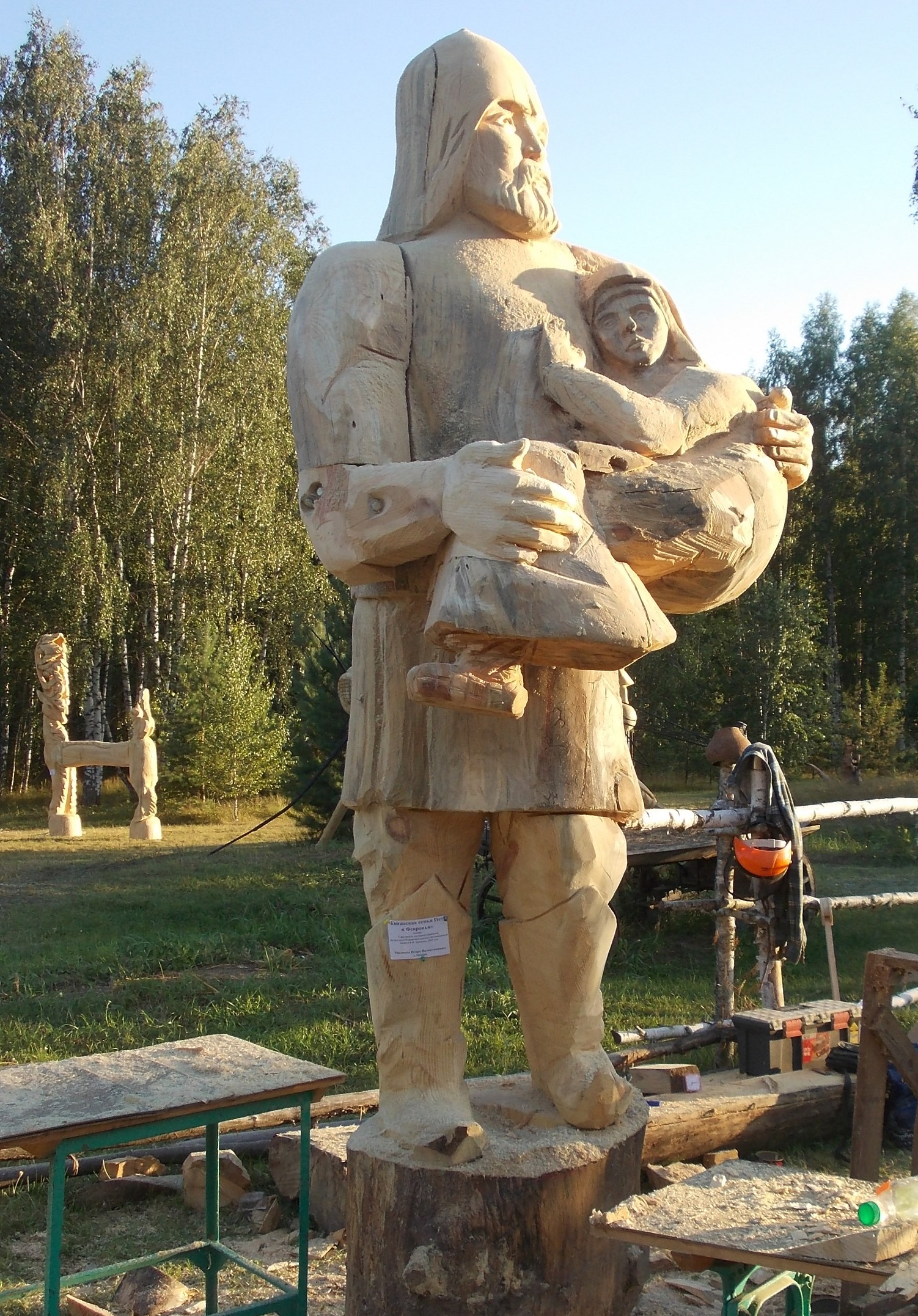 Скульптура из дерева 