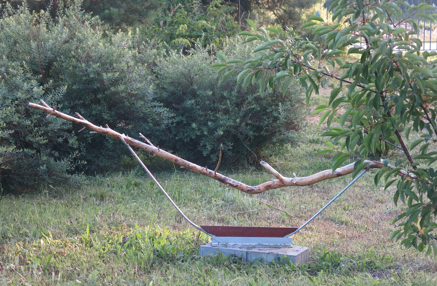Umuheto - Современная скульптура для сада