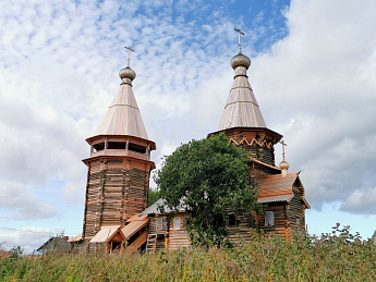 Варваринская церковь 1656 года в деревне Типиницы