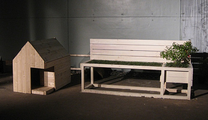 Уличная мебель (лавка с травой, будка для собаки)